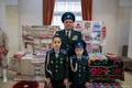 Двое воспитанников казачьего военно-патриотического клуба 