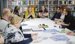В Ельцин Центре в Екатеринбурге 19 февраля прошла первая встреча участников Школы инклюзивных проектов. Они собрались за «круглым столом» чтобы познакомиться и обсудить то, в чем они могли бы друг другу помочь.