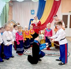 Инсценировка обряда «Проводы казака на службу»