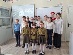 Школьный конкурс чтецов «Читают дети строки о войне».